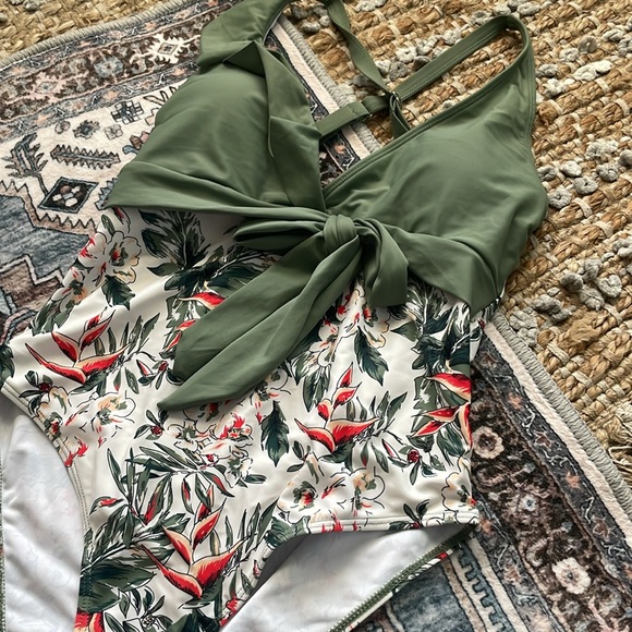 Green Floral One-Piece Swimsuit - Picture 2 of 4